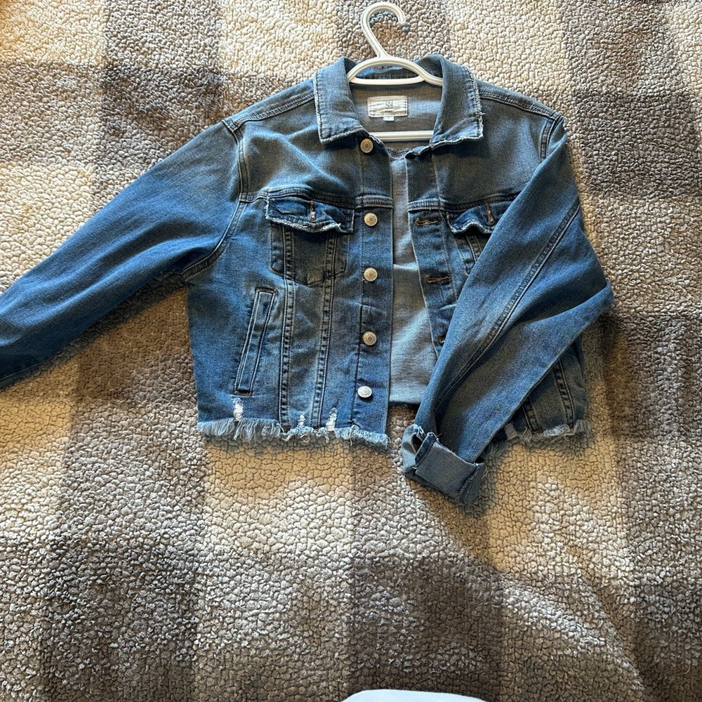 !it Cropped Denim Jacket
